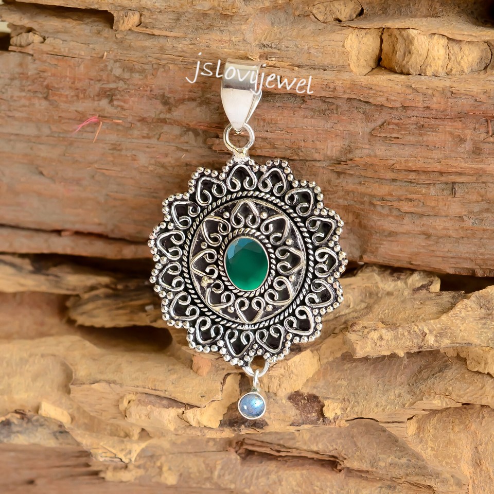 Green Onyx & Labradorite Gemstone 925 Sterling Silver Designer Pendant