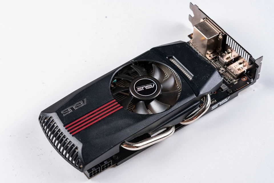 ASUS HD 6850 DirectCU 1GB GDDR5 PCIex16 Graphics Card TeraScale Windows XP Retro - Image 4 of 4