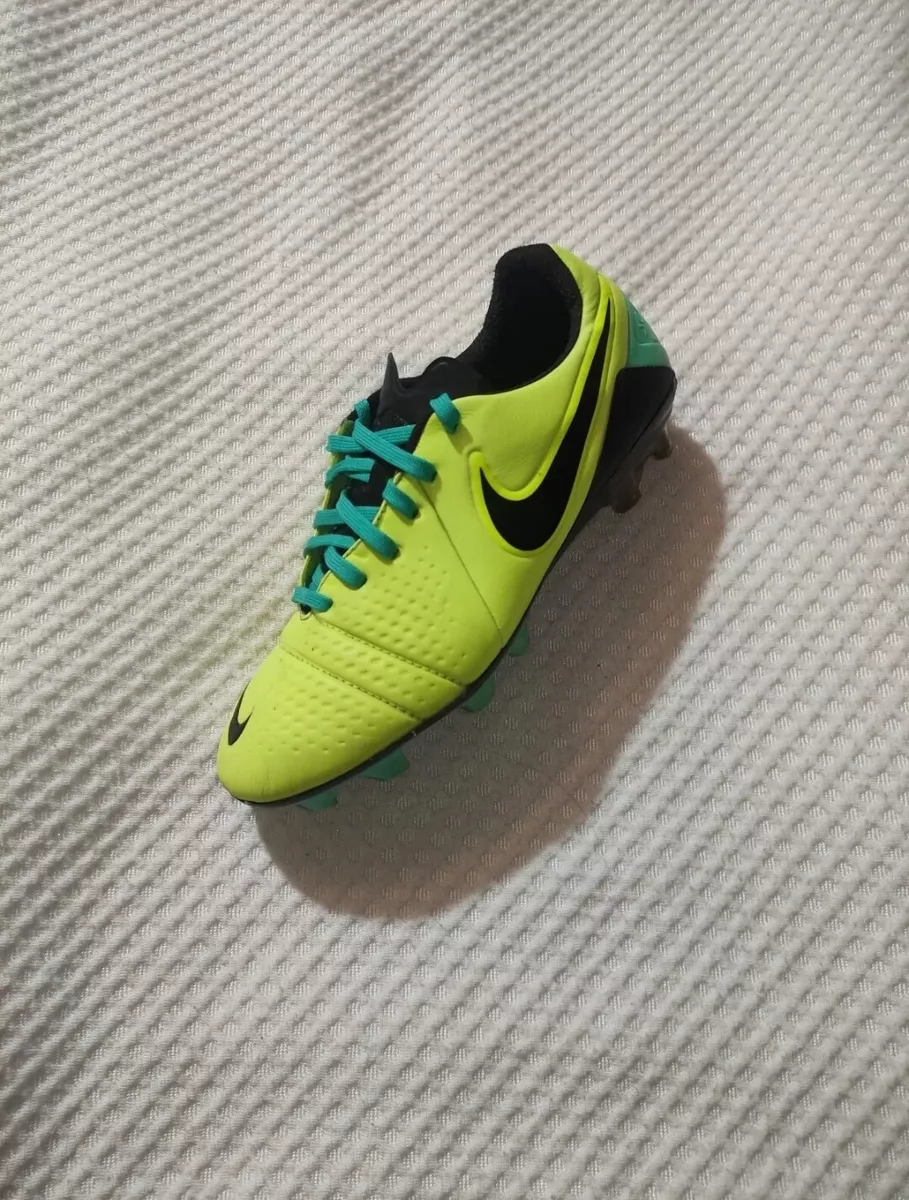 Iniesta soccer deals cleats