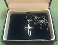 PRELOVED STERLING SILVER OPENWORK CROSS NECKLACE WITH SPARKLING DIAMANTE