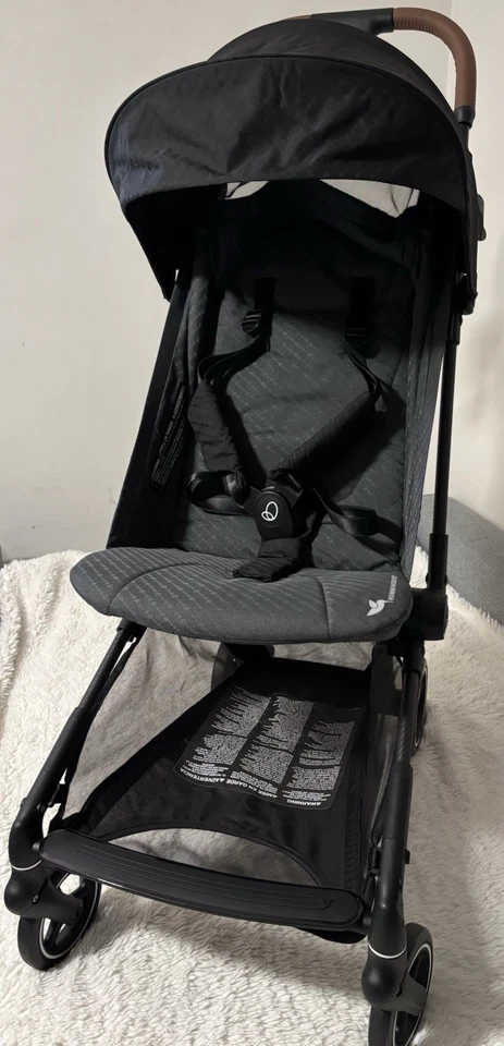 Evenflo Hummingbird Ultra-Lightweight Carbon Fiber Stroller Used - Image 2 of 4
