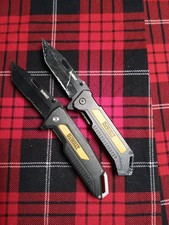 2 Dewalt Knives Combo edge with glass breaker