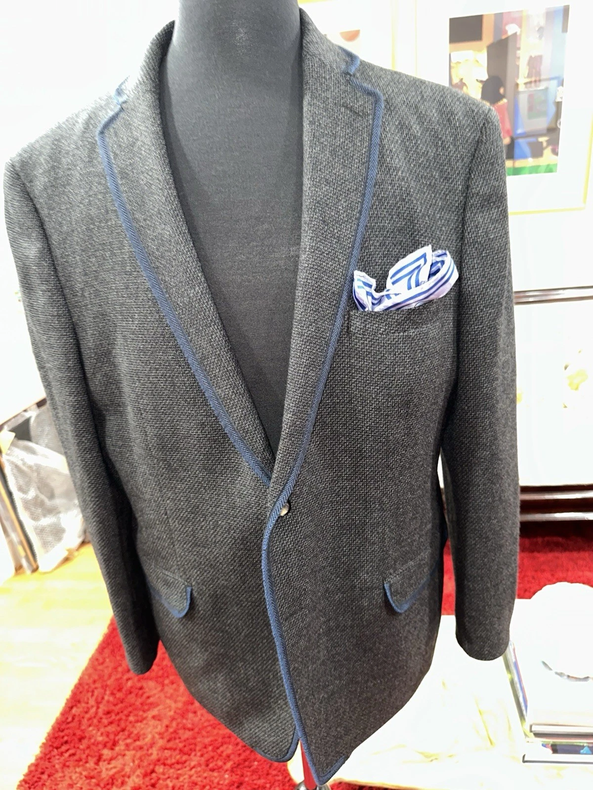 NWOT, TALLIA, 100% WOOL, MEN'S LUXURY, CHARCOAL GRAY BLAZER Size: 46R