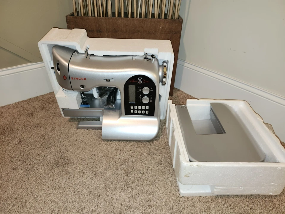 SINGER 90S  Special Edition Computerized Portable Sewing Machine w/ LCD Screen - Image 4 of 4