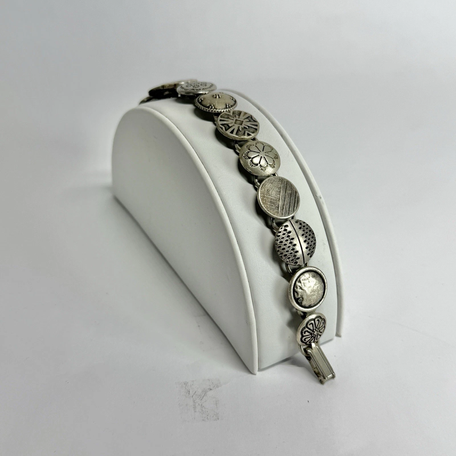Handmade Repurposed Button Victorian Silver Tone Vintage Bracelet Jewelry Br205