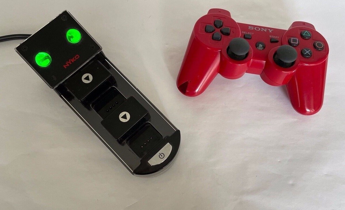 Nyko Charge Base Charging Dock 83053-E14 Playstation PS3 Controller Red  READ