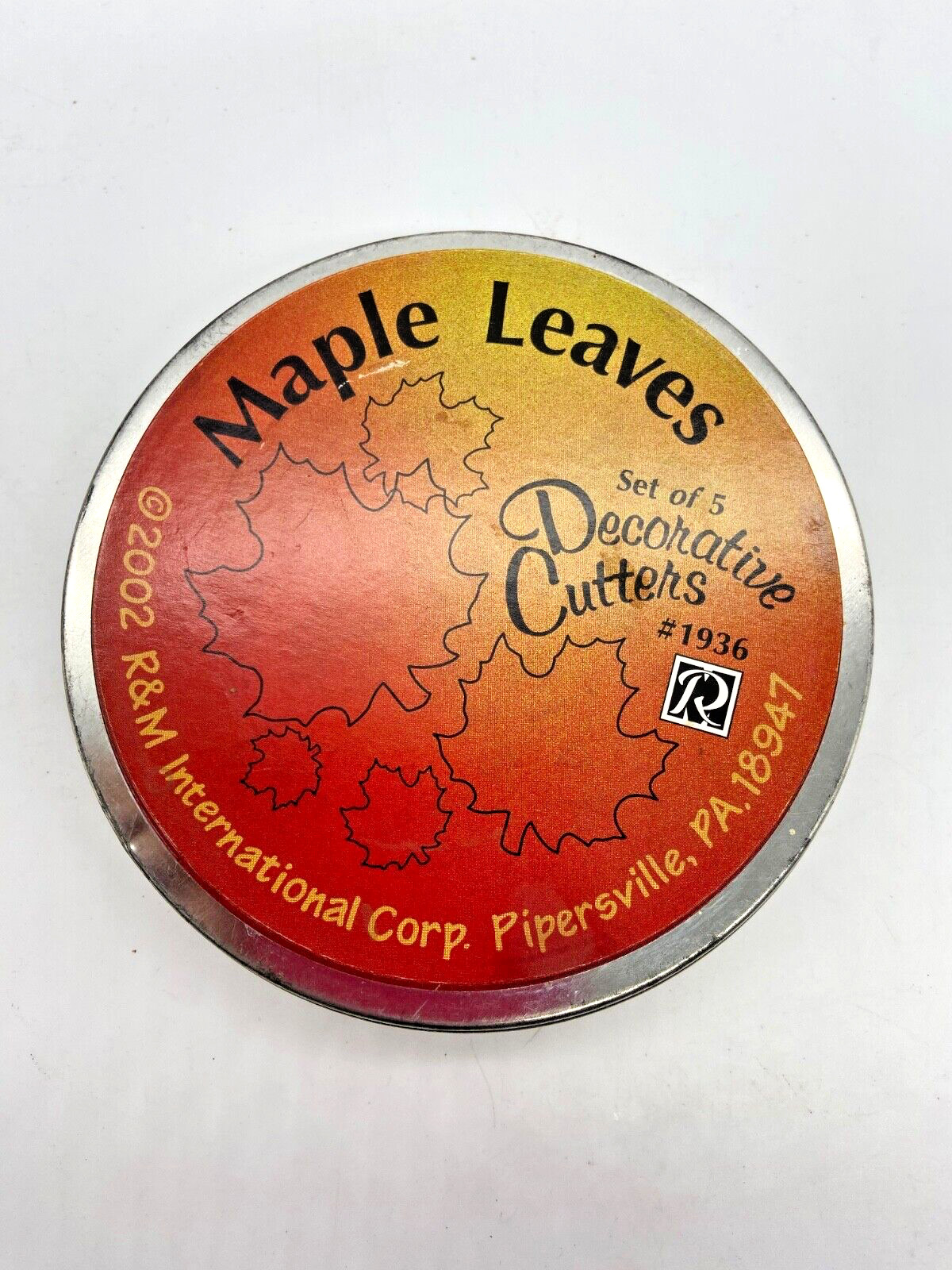 R&M International Maple Leaf Cookie Cutters 5 Assorted Sizes in Orig Tin 2002