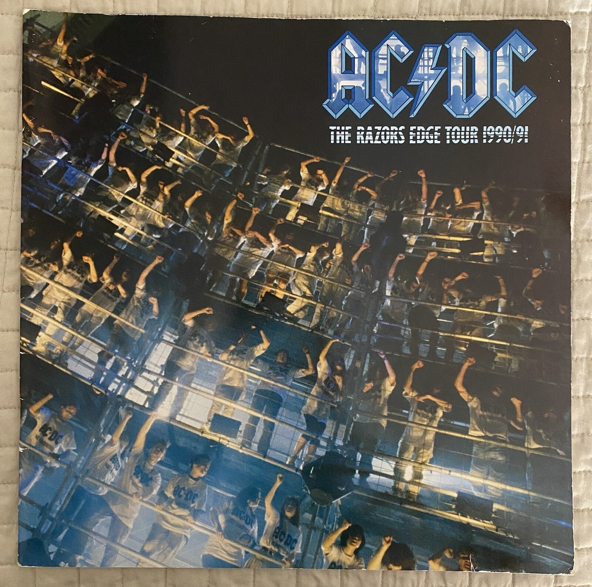 AC/DC: “RAZORS EDGE” (1990-91) WORLD TOUR BOOK. | eBay