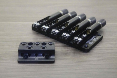 Headless bass bridge 5 strings with thrust bearings by Nova Guitar Parts - Picture 2 of 27