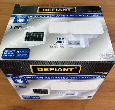 Defiant DFI-0553-WH Solar Motion 2-Head LED Security Light, 180° White, 500 Lume