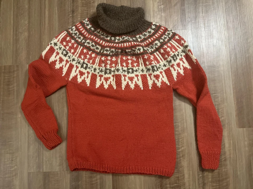 Suéter hecho a mano Fair Isle para mujer mediano rojo nórdico cuello alto tejido pulóver Foto 2 de 4