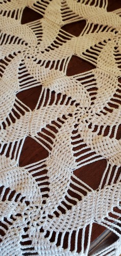 Tovaglia uncinetto copriletto copriletto vintage fatto a mano rettangolare 97” x 75” - Foto 2 di 7