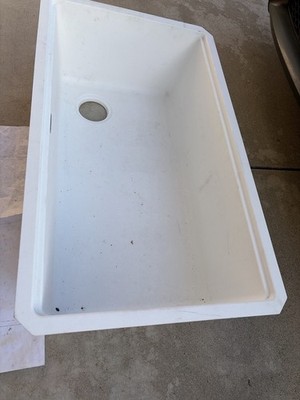 Delta 75B93333SWH Everest 32 White Granite Undermount Sink + Accessories New