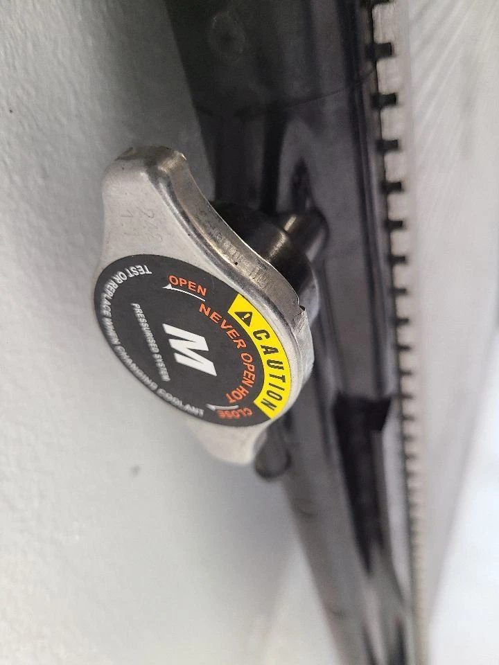 1999-2004 CHEVROLET TRACKER радиатор 99-04 91174507        - Изображение 4 из 4