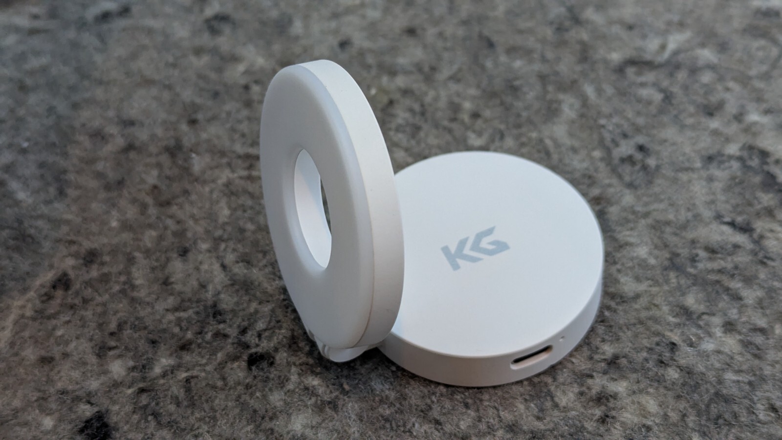 🔥Works Great🔥 KraftGeek HaloGlow Magnetic Phone Ring Light Portable White