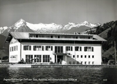 AK Jugendherberge Zell am See Österreich mit Kitzsteinhorn m Himmel AA12726