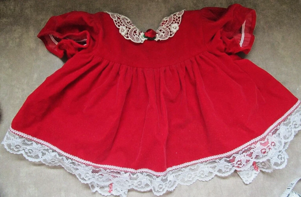 CUTEST ONE Rojo Terciopelo con Encaje Vestido de Navidad Conjunto Hecho en EE. UU. Recién Nacido 0-6M Foto 2 de 4