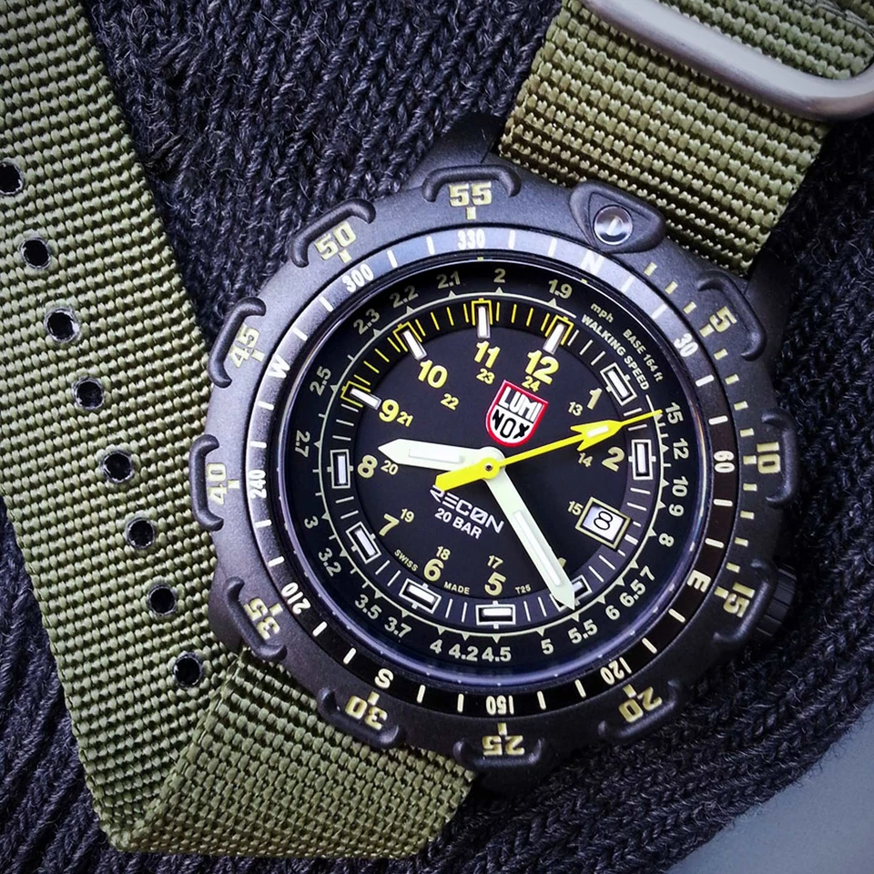 Correa de repuesto genuina Luminox verde militar 22 mm - ajuste verde 3050 3950 Foto 2 de 2