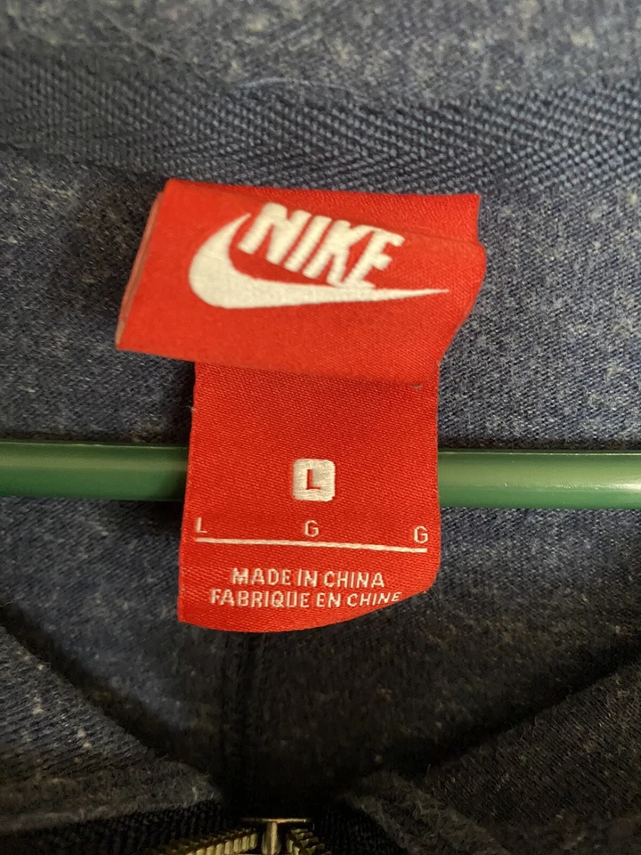 Sudadera con capucha Nike IIHF 2019 Campeonato Mundial Junior. Unisex Hombre’s Sm Or Woman’s Lg. Foto 3 de 4