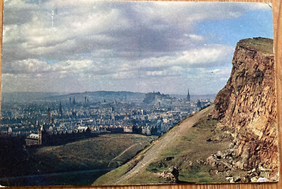 VINTAGE J ARTHUR DIXON POSTKARTE SALISBURY CRAGS EDINBURGH VERSCHICKT OKTOBER 55