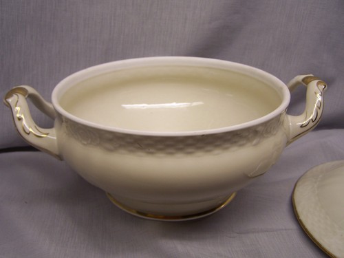 WINTERLING/BAVARIA "TUBILAUM gold trim" COVERED VEGETABLE BOWL - Picture 4 of 6