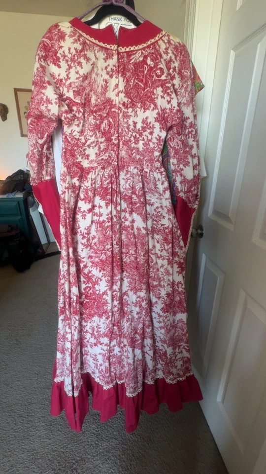Maxi Vestido de Doncella Vintage Años 70 Gunne Sax Etiqueta Negra Rojo Toile de Jouy Talla 7 Foto 2 de 4