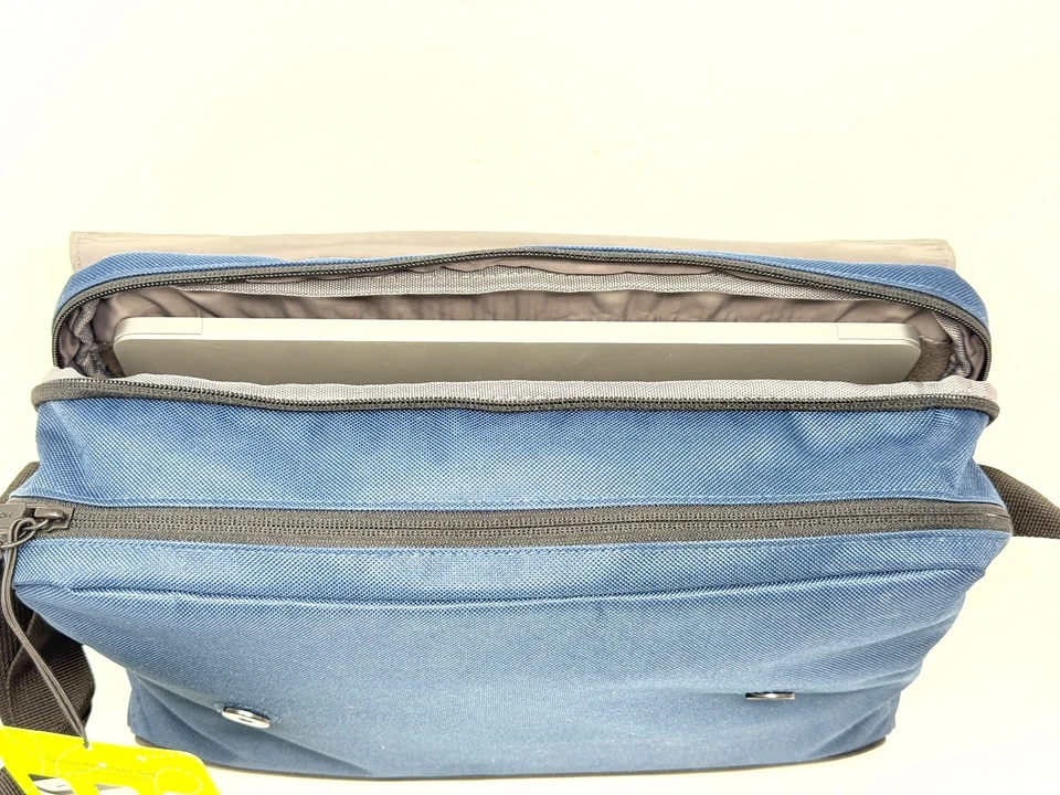 Bolso Mensajero para Laptop Moleskine Nomad 13" Azul Marino Nuevo con Etiquetas Resistente al Agua Italia Foto 4 de 4