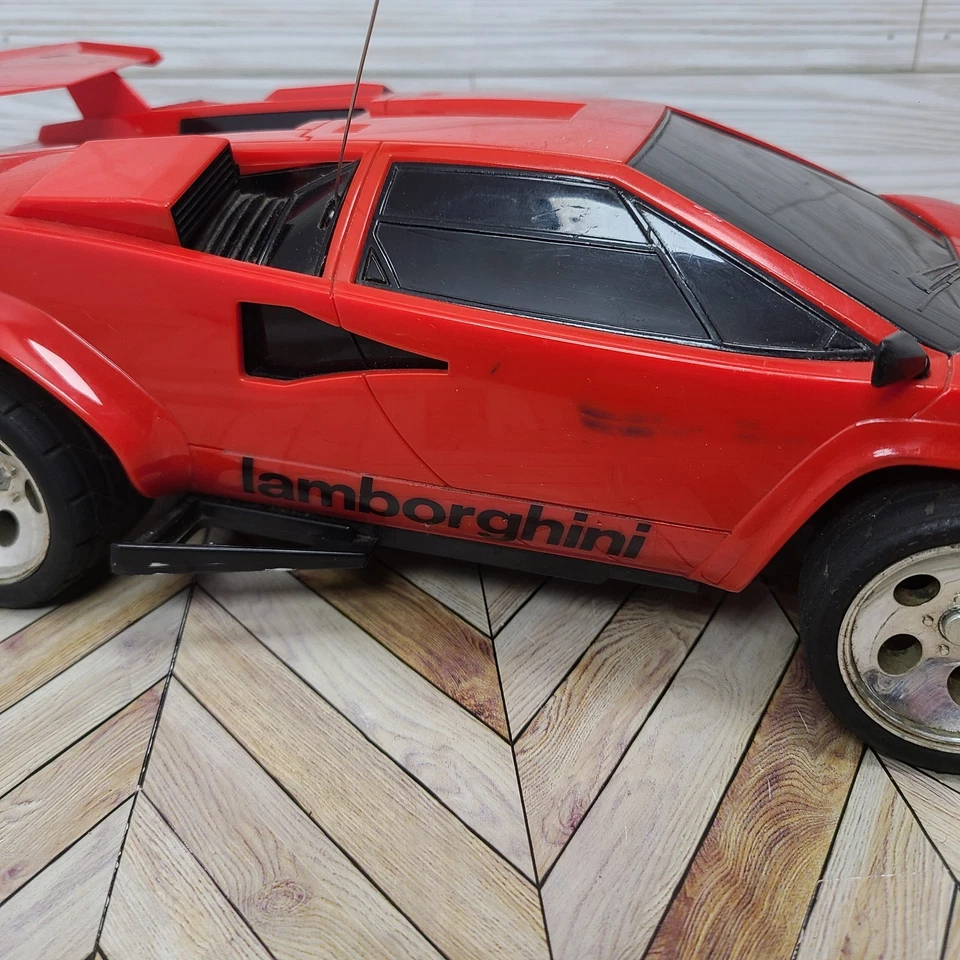 1989 Tyco RC 9.6V Twin Turbo Lamborghini Countach Red For PARTS No Batery Remote - Image 4 of 4