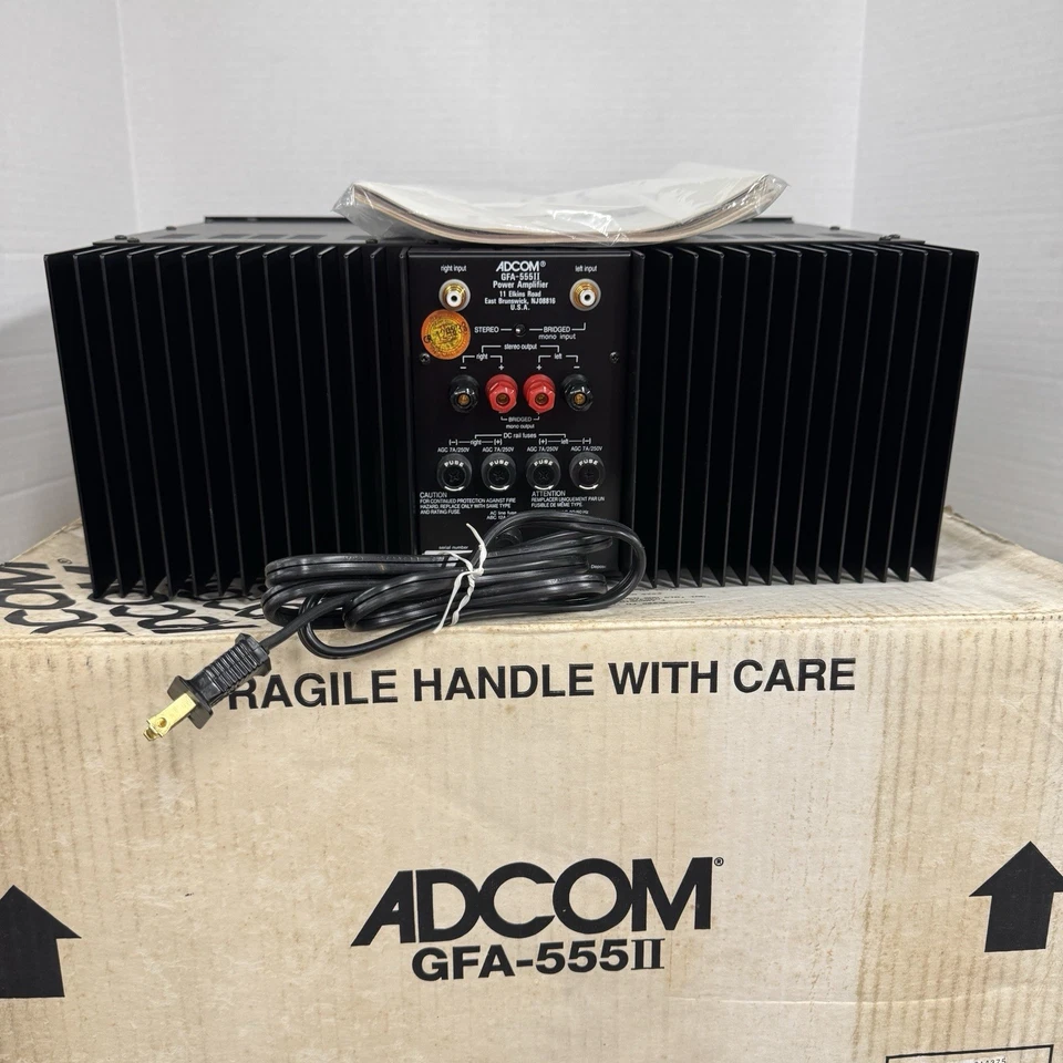ADCOM GFA-555ii 2-CHANNEL STEREO POWER AMPLIFIER - 200 WPC - CLEANED - TESTED - Image 4 of 4