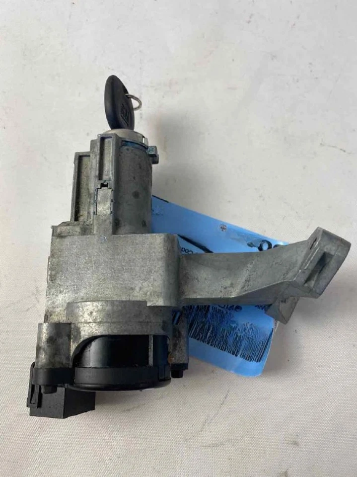 2002-2007 Saturn Vue Ignition Switch Cylinder Lock W/Key Assembly Oem - Image 2 of 4