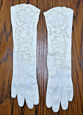 Vintage White Leather Gloves with Delicate Floral Cut-Out Design Made in Italy