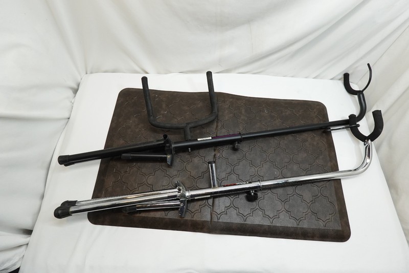 FRETREST & ON-STAGE GUITAR STAND ***(2 PCS.)***
