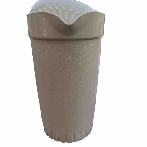 Tupperware Beige Water pitcher with Press Seal Lid Vintage (800-1) *well Used* - Picture 2 of 7