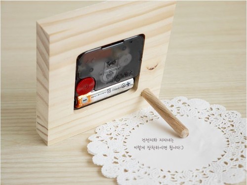 Molang Wooden Table Desk Clock Home Decor interior Cute Kawaii Gift - Moonlight - Picture 9 of 9