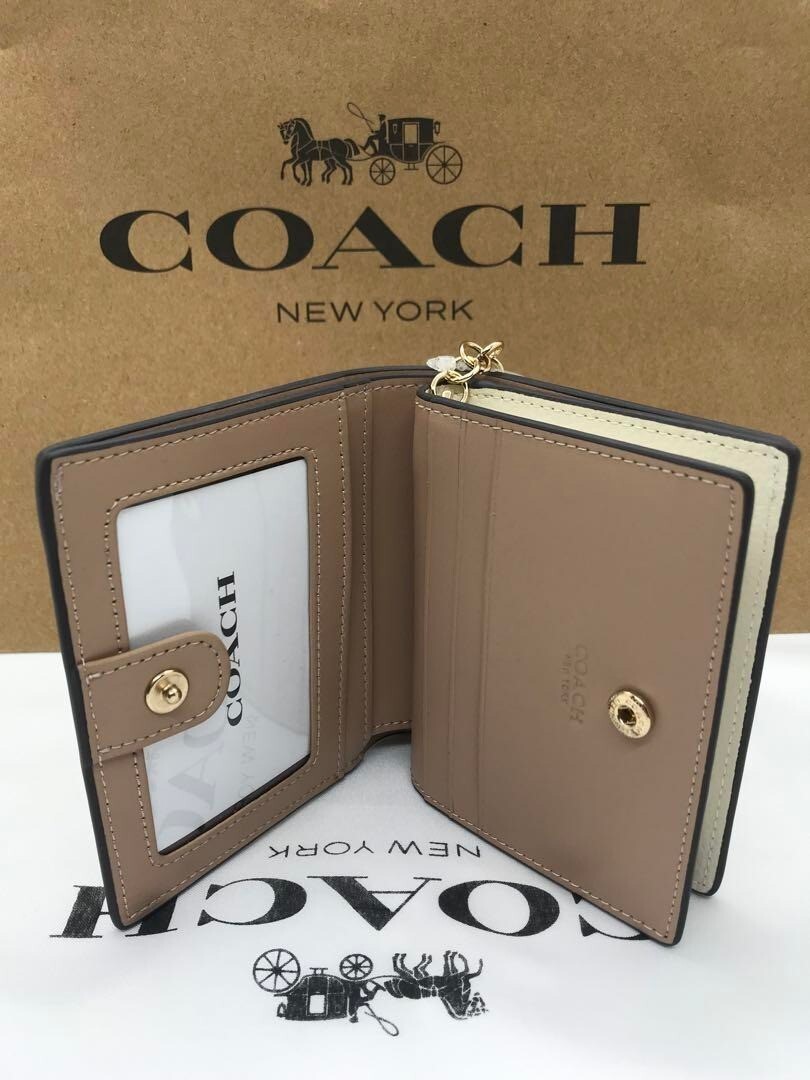 Made by Dream セフトトランクウォレット Coach Dancing Kitten Women's Pebble Leather Snap Wallet - Chalk