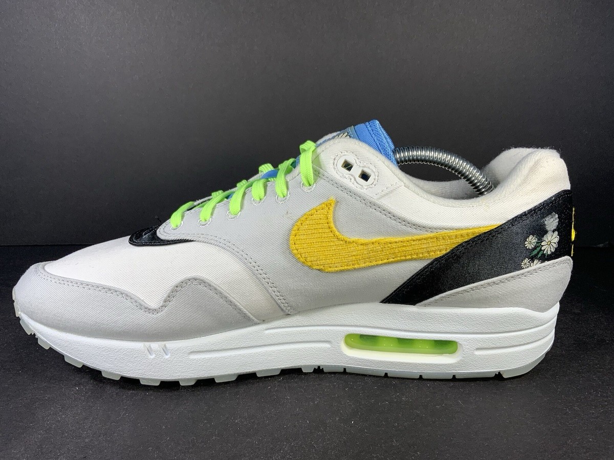 air max 1 daisy on feet