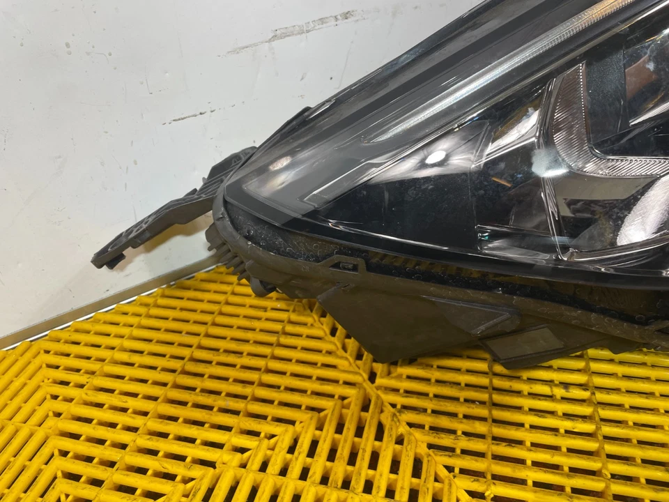 PEUGEOT 3008 MK2 HEADLIGHT DRIVER SIDE RIGHT 2017-2020 9810478280 - Image 2 of 4