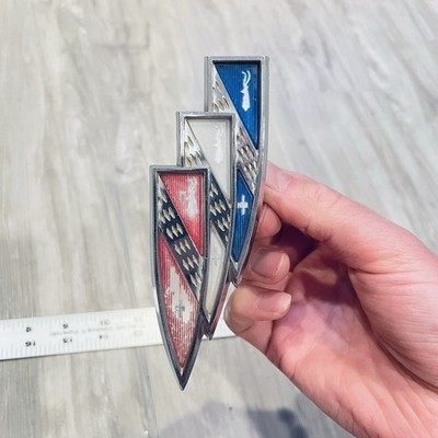 1968 Skylark Special Sport Wagon Grill Emblem Tri-Shield Grille Original OEM (b)