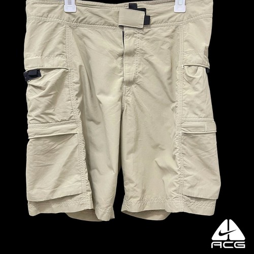 Vintage Nike ACG Cargo Shorts Sz 34 