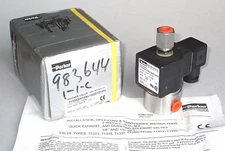 Parker Stainless Solenoid Valve 71335SN1GNJ1N0D1D1P3 1/8" NPT 3-Way 120V DIN