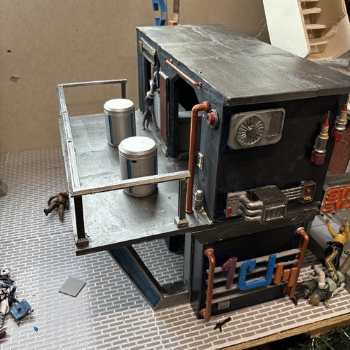 Concept Coruscant Building Diorama for 3.75 in (1:18) Figure - Picture 5 of 7