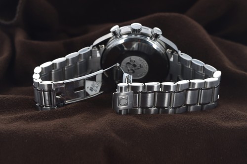 Omega Speedmaster Date 39mm, Black Dial -Stainless Steel on Bracelet, 3513.54.00 - Picture 5 of 6