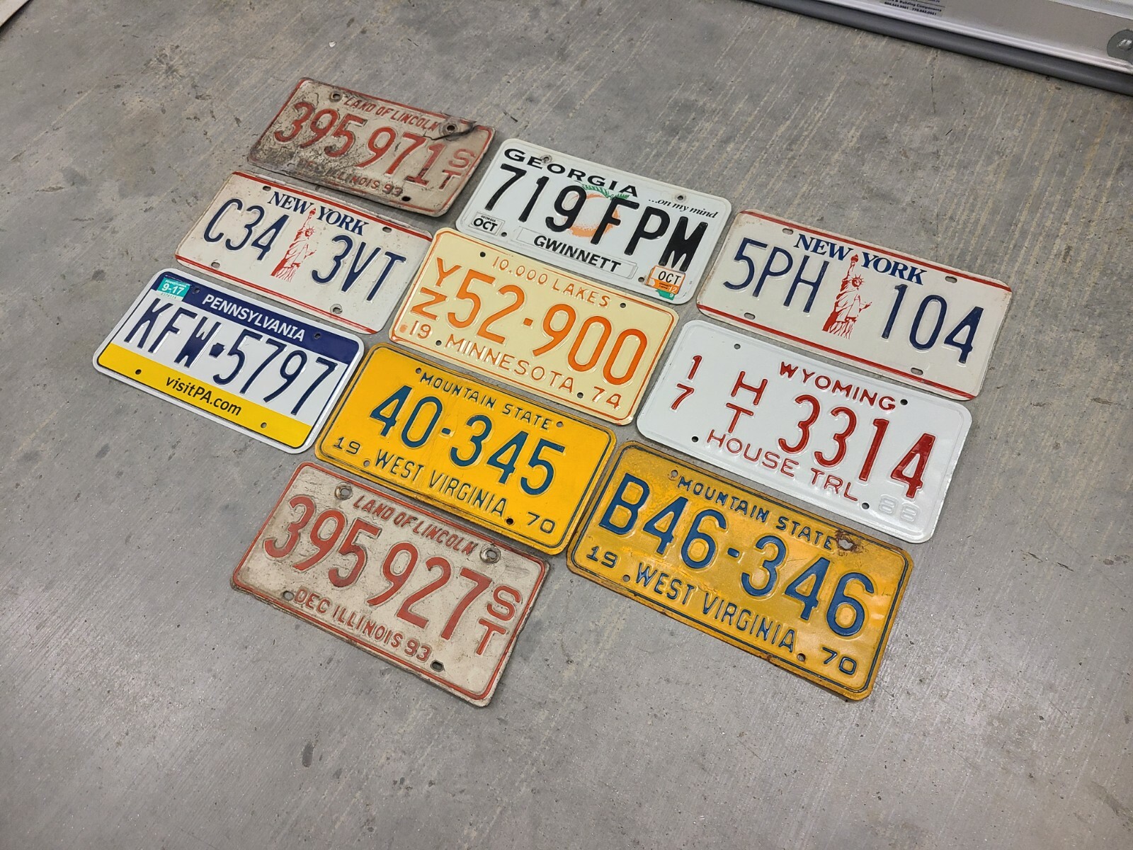 Mixed License Plate LOT of Ten Plates 10 Expired Vintage WY IL MN WV