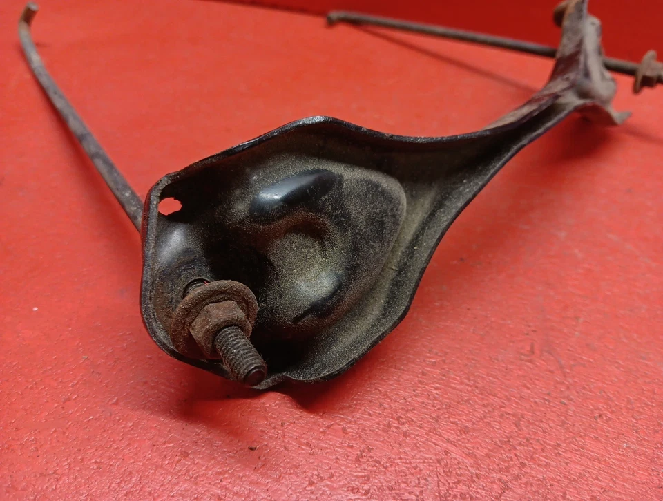 Soporte de sujeción de batería Toyota Lexus 2003-2012 7448126020 Foto 4 de 4