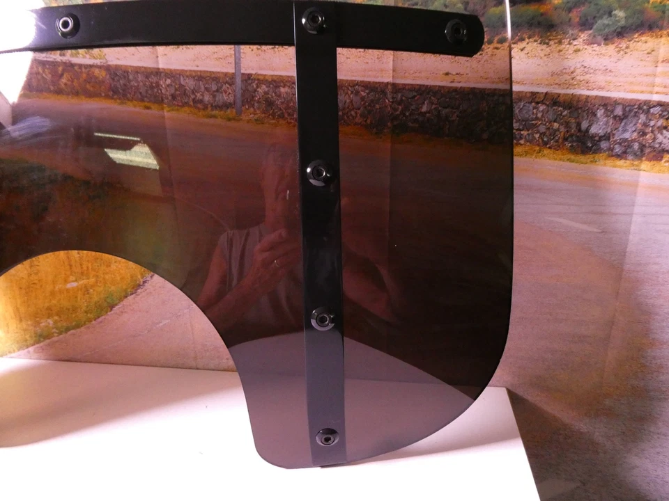 孟菲斯 Shades Fats 挡风玻璃 17 英寸车头灯 22 英寸宽黑色烟 MEB 3211 X1 — 第 3/4 张图片