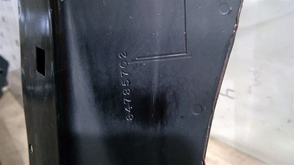 Chevrolet Colorado 2019-2021 soporte inferior OEM 84785702 / 87816899 / 84785703 Foto 3 de 4