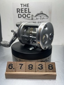 abu garcia ambassadeur silver max baitcasting reel Low Profile push to cast button Material__Diecast AL Abu Garcia Ambassadeur Line Model:BST400 LP (4.8:1 Gear Ratio - Right Hand)