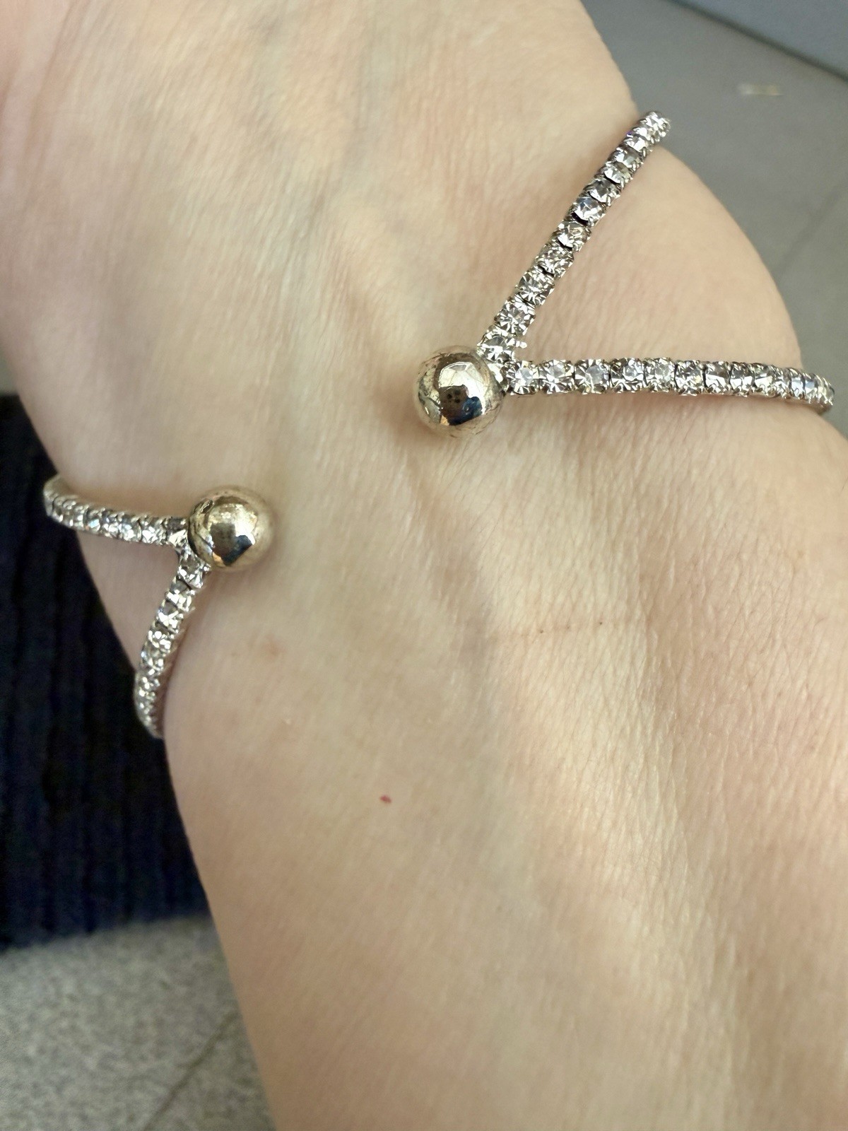 Lightweight Silvertone Flex Cuff Rhinestone Brace… - image 5