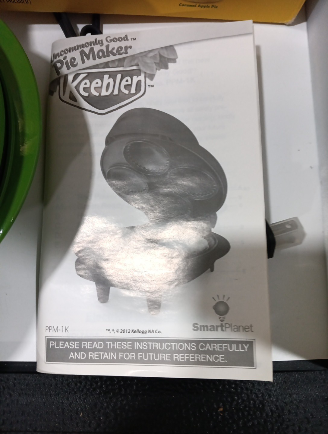 Pie Maker KEEBLER Mini PIES Countertop GREEN Non-Stick DESSERT S'mores PIES 2012