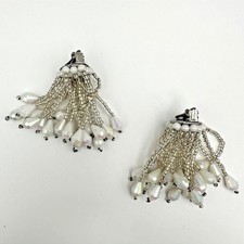 Vintage 80s shimmering white iridescent teardrop cluster clip-on earring Jewelry